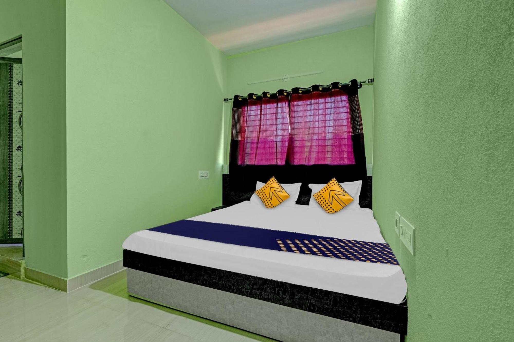 Spot On B R Comforts Krs Back Water Hotel Hosa Kannambadi Exterior photo